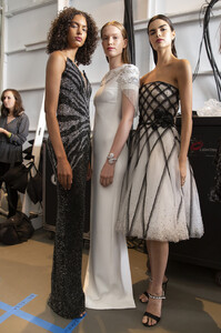 265005095_PamellaRolandSpring2020BackstageZ2C2cXIfwD_x.thumb.jpg.122c1f8afc4c27351dee61a06780e23a.jpg