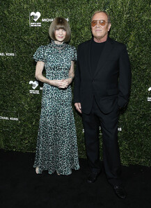Anna+Wintour+God+Love+Deliver+13th+Annual+g66SZEiQWssx.jpg