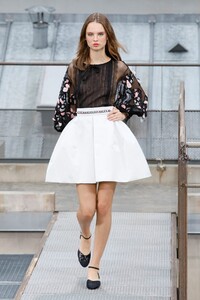 Giselle Norman Chanel Spring 2020 RTW PFW 2.jpg