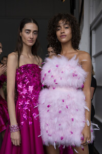 279990127_PamellaRolandSpring2020BackstageYGZr6N1Emvnx(1).thumb.jpg.65b3f419973a61be437a591c51c9d27f.jpg