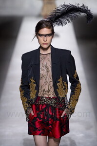 303626635_DriesVanNoten7.thumb.jpg.567cf4c3674971a8a2976e326270b632.jpg