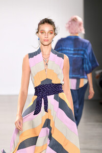 309525671_NicoleMillerRunwaySeptember2019NewYorkXP-6HQzbwsWx.thumb.jpg.5b8e82d632b945c625c07979c63cc092.jpg