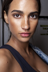 339532972_ChiaraBoniLaPetiteRobeSpring2020BackstageFEUOvhZFwlnx.thumb.jpg.835d81a9cd1281cbc5f5904ea11370fb.jpg