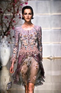 344079126_Valentino1997HauteCouture75.thumb.jpg.58e121a6cf6ef54c0adb7b4183ba3292.jpg