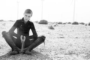 34_0_2952_1r20150103_charlize_cotton_021_bw.jpg