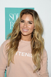 Jessie+James+Decker+South+Beach+Diet+Hosts+WOk-DPSCQdDx.jpg