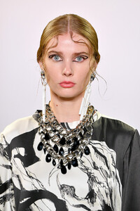 380691562_VictoriaHayesSpringSummer2020Runwaydrve3JYTOFjx.thumb.jpg.e0810037b8b64132b45f62aa8ffae688.jpg