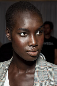431897590_TibiSpring2020Backstage0xbsmBHb-Owx.thumb.jpg.4fe27429a2375cbc161e11c621e96115.jpg
