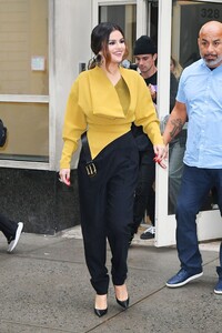        sel291019BZNimage8.jpg