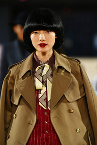 443100873_MarcJacobsSpring2020RunwayShowBHpmPUUuFYMx.thumb.jpg.2e1c03ded3e2c8dcfa4b08f888c7193b.jpg