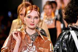 453698_VictoriaHayesSpringSummer2020RunwayvhorSk_zlRCx.thumb.jpg.a136f7dcd374ecb01d3b30b5c04ce81f.jpg