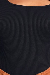4591350_933482.jpg