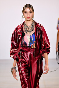 463606567_VictoriaHayesSpringSummer2020RunwayO0dBo69kW12x.thumb.jpg.8428d4291167a38f23b05827222475a1.jpg