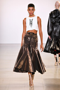 499519980_VictoriaHayesSpringSummer2020RunwayVkf05Hmd5fax.thumb.jpg.9d0ebc0a7ce7f15b966369a954e79996.jpg