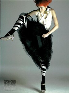 vogue it - 2006 05 - a charming blend - 06.jpg