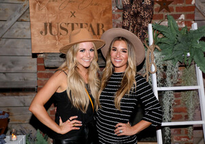 Jessie+James+Decker+Jessie+James+Decker+x+Nw3aVcE4UBex.jpg