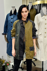 Leigh+Lezark+Alexa+Chung+Celebrates+Barbour+-fFHVCEeTOXx.jpg