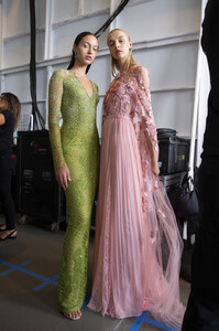 599921391_PamellaRolandSpring2020Backstage_tI9HIXVvaAx.thumb.jpg.8fb89f33120e7590413ad659b6b5b753.jpg