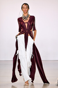 603113037_VictoriaHayesSpringSummer2020Runwayo2R2R-eYDUex.thumb.jpg.377c9991a863f0e786591234ae680a3a.jpg