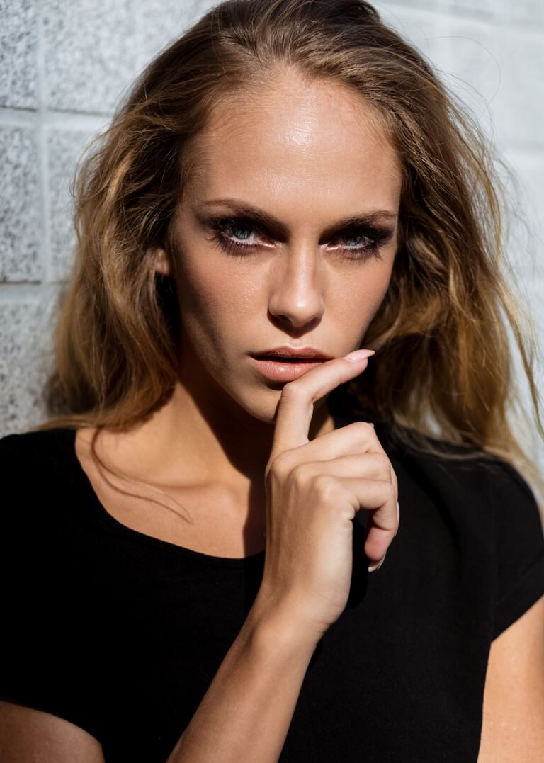 https://www.bellazon.com/main/uploads/monthly_2019_10/636015060_DessyTrifonova5.JPG.afbd55d4bcf677051a8633a643a20620.JPG