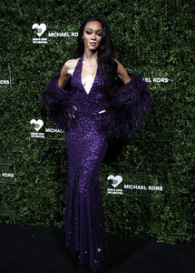 Winnie+Harlow+God+Love+Deliver+13th+Annual+db72dIupp93x.jpg