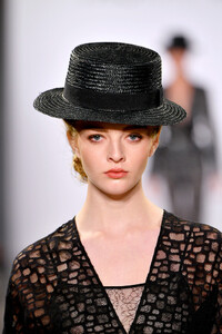 647794624_TaorayWangS20RunwaySeptember2019NewMnSnVBPjdNPx.thumb.jpg.583a65da51ccd41f58b663d4da13e018.jpg