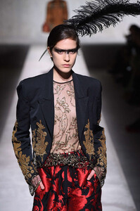 655508407_DriesVanNoten2.thumb.jpg.865f1f92d0be8b4d532368d1212a3b26.jpg