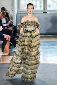 Giselle Norman Giambattista Valli Spring 2020 RTW PFW 3.jpg