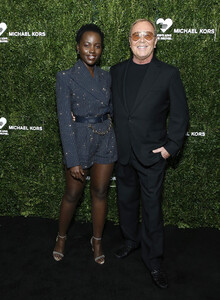 Lupita+Nyong+o+God+Love+Deliver+13th+Annual+HsCaG-6ahbFx.jpg