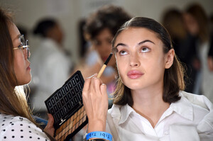 666941713_TibiBackstageSeptember2019NewYorkFashionolT2H0Wq1l_x.thumb.jpg.7ab5bd84f2ff97e1f2193366adab2bca.jpg
