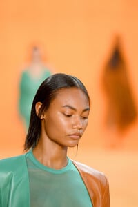 685228676_SallyLaPointeRunwaySeptember2019NewYork2V5HrXiLYHSx.thumb.jpg.137b071ed71f1fe622b7a49f7773800f.jpg