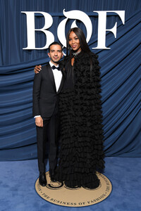 Naomi+Campbell+Business+Fashion+Celebrates+HxUeyx5sjdix.jpg