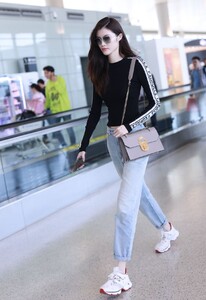 sui211019BZNimage106.jpg