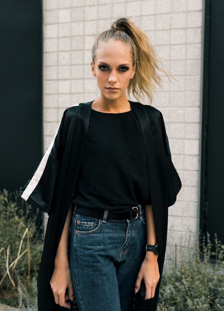 https://www.bellazon.com/main/uploads/monthly_2019_10/731496736_DessyTrifonova3.JPG.731900ae2d6a92bf28e1d12ec22a6890.JPG
