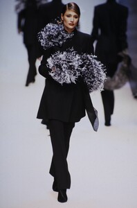 738028307_herve-leger-fw-1996(5).thumb.jpg.7af9b9189613c7fd1802f4c1d3151d55.jpg