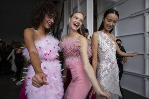 745161565_PamellaRolandSpring2020BackstagehmM3ObM3u3ix(1).thumb.jpg.053e907b69b66c130677f3acd85d9620.jpg
