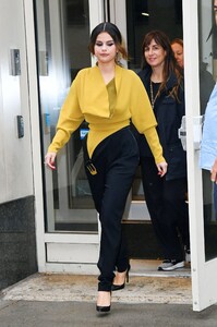        sel291019BZNimage5.jpg
