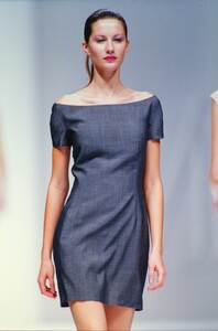782976753_max-mara-ss-1998-gisele(5).thumb.jpg.a6153b91e78d56255d8af10596d94fad.jpg