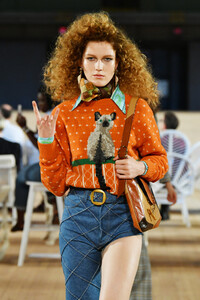 785724989_MarcJacobsSpring2020RunwayShowGwclLEVuosEx.thumb.jpg.97a41a4c939fb41ab3aabd88684af13f.jpg
