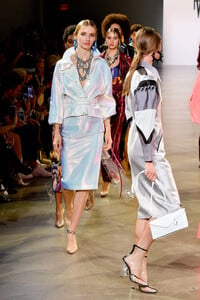 788345725_VictoriaHayesSpringSummer2020RunwaygmMPQEkDcZxx.thumb.jpg.b107463c8e5af68ea9c4152dbda80a0f.jpg