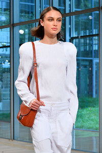 823627824_TibiRunwaySeptember2019NewYorkFashiongxHrxgZp7xYx.thumb.jpg.84dbdf2f2742a47ade72ae25365230fb.jpg