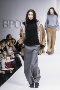 834174764_Sportmax1998WomenRTW30.thumb.jpg.bceaae098807cc87acd4d69349f39b59.jpg