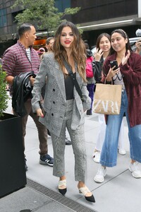        sel281019BZNimage6.jpg