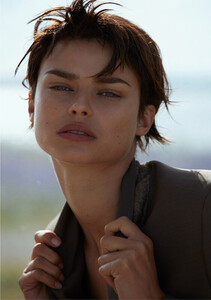 851771808_www.lundlund.com-vogue-spain12.thumb.jpg.42d853e9c5e126453504631d18da1711.jpg