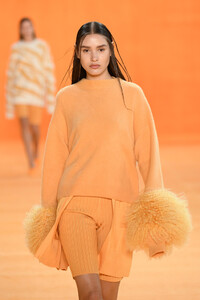 861466912_SallyLaPointeRunwaySeptember2019NewYorks-39uT9dZfCx.thumb.jpg.ee9df77d25fe36fe0af01b64d818cd9b.jpg
