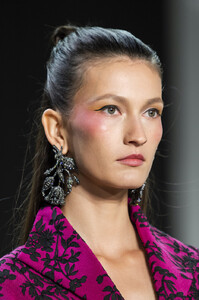 862607257_TadashiShojiSpring2020Details9KDYMVouCNFx.thumb.jpg.3f2146ba30c486db564c396a689a02eb.jpg
