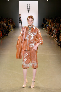 869265976_VictoriaHayesSpringSummer2020RunwayO6qT4zrc2b2x.thumb.jpg.f5260056b739915c9487d71bf083d530.jpg