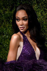 Winnie+Harlow+God+Love+Deliver+Golden+Heart+WH-bM-sLuIGx.jpg