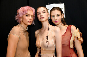 889468548_ParsonsMFABackstageSeptember2019NewYorkVCMnmc7aLBUx.thumb.jpg.24749a6119f79c69174543f50e3304f9.jpg