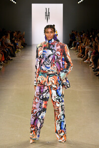 896579101_VictoriaHayesSpringSummer2020RunwayFg2ZXCTM_1Px.thumb.jpg.479b3dc18cc1e975a2376fcc3fffde98.jpg